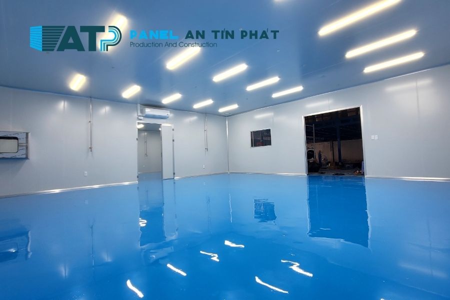 Thi Công Phòng Lab Dược, Mỹ Phẩm Cần Gì? Từ Panel Đến Cửa, Kính & Phụ Kiện
