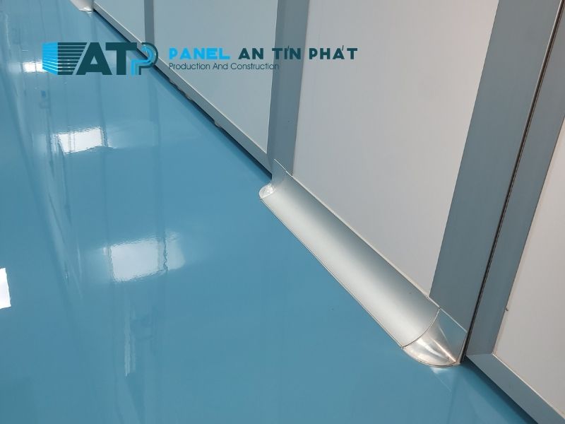 Chân vách thấm, hở hoặc bị bám bẩn nhiều