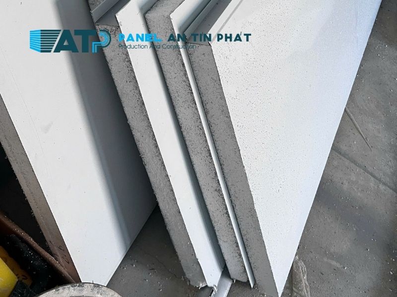 Vách panel cách nhiệt giúp giảm nhiệt độ bên trong nhà xưởng