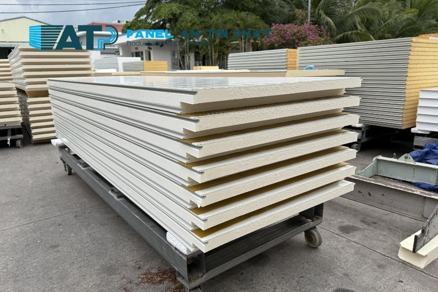 Panel PU Tôn 0.35mm Phù Hợp Cho Hạng Mục Ít Va Chạm