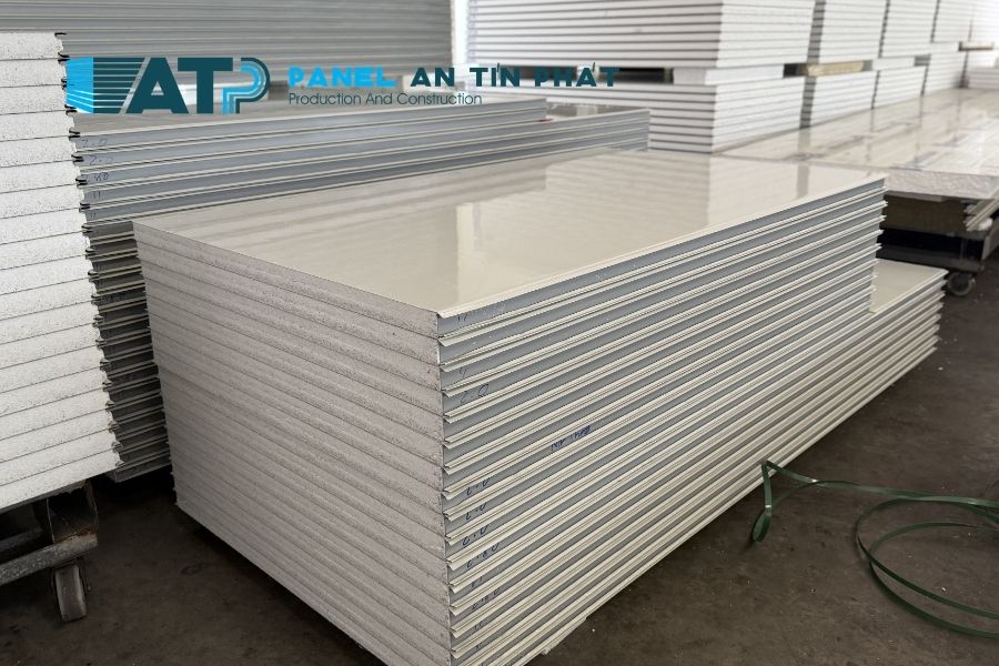 So Sánh Báo Giá Panel Cùng Độ Dày Nhưng Khác Cấu Hình Dễ Sai Ở Đâu
