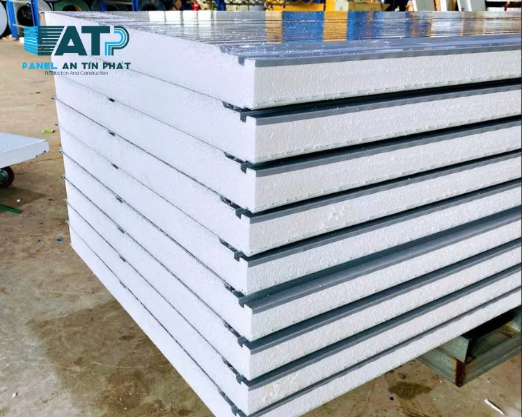 Chi tiết ngàm giấu vít thẩm mỹ của tấm vách panel EPS giúp triệt tiêu cầu nhiệt và chống rò rỉ nước. Chi tiết ngàm giấu vít thẩm mỹ của tấm vách panel EPS giúp triệt tiêu cầu nhiệt và chống rò rỉ nước.