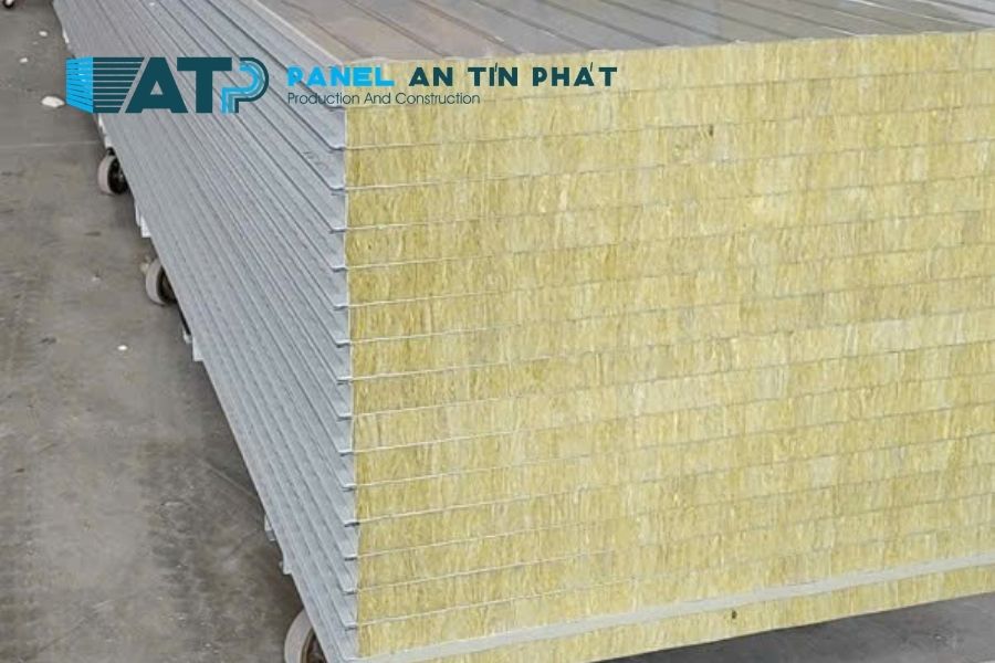Panel Rockwool Có Bị Thấm Nước Không? Cách Hiểu Đúng Khi Thi Công