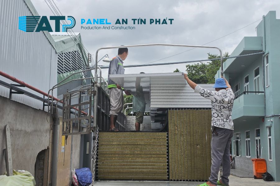 Bốc Xếp Vận Chuyển Tấm Panel Dễ Hư Mép Nếu Bỏ Qua 5 Điểm Này