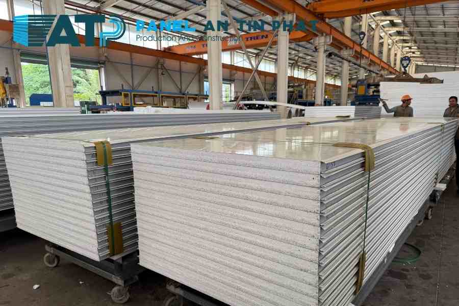 Panel An Tín Phát cung cấp panel chống nóng EPS, PU, PIR, Rockwool, Glasswool cho mái, vách nhà xưởng, kho lạnh, phòng sạch và công trình lắp ghép