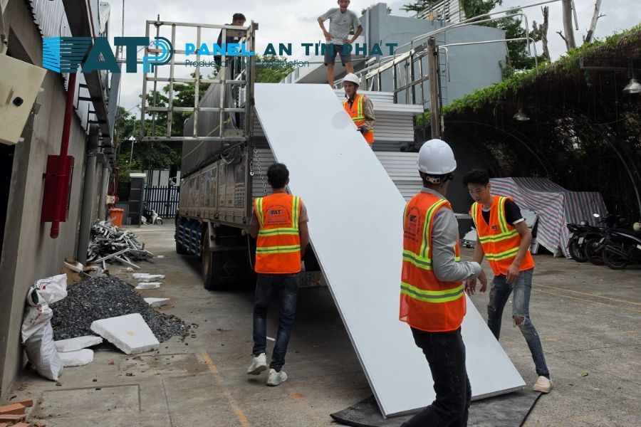 Tấm Panel Bị Hở Mối Nối: 6 Nguyên Nhân Và Cách Xử Lý