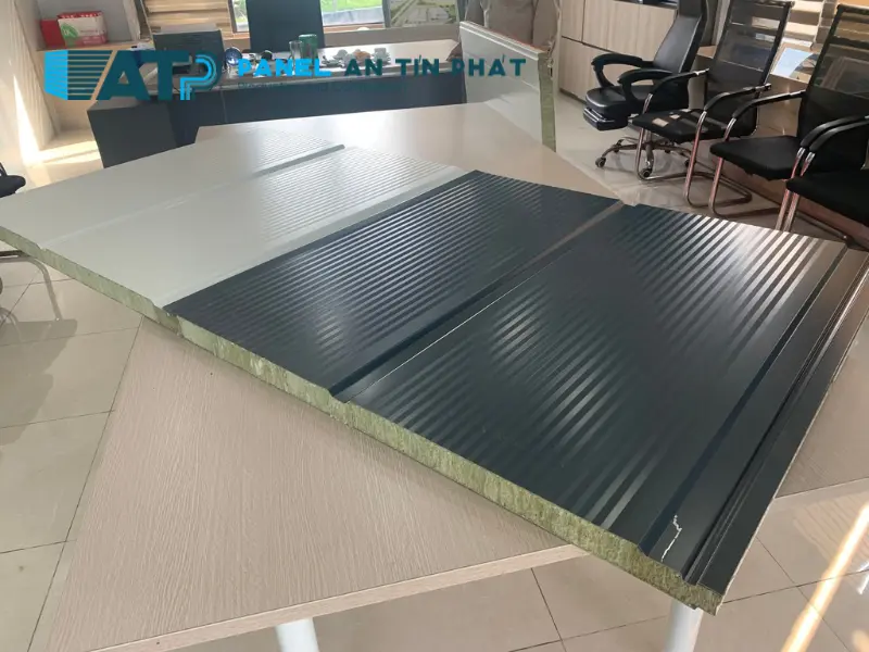 phân loại panel EPS theo bề mặt tôn