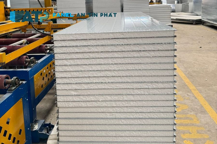 Tấm Panel Cách Nhiệt Ninh Thuận Giá Rẻ, Hàng Sẵn Tại Kho