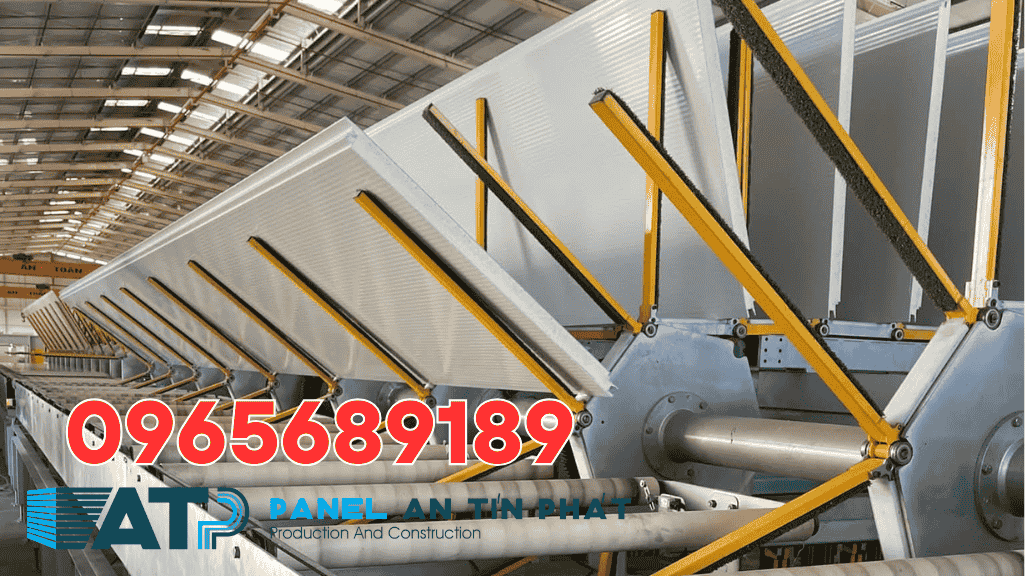 dây chuyền sản xuát tấm panel pu pir hiện đại