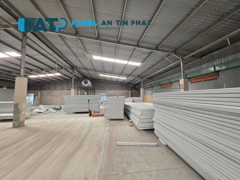 Lỗi bảo quản tấm panel thường làm vật tư hư trước khi lắp