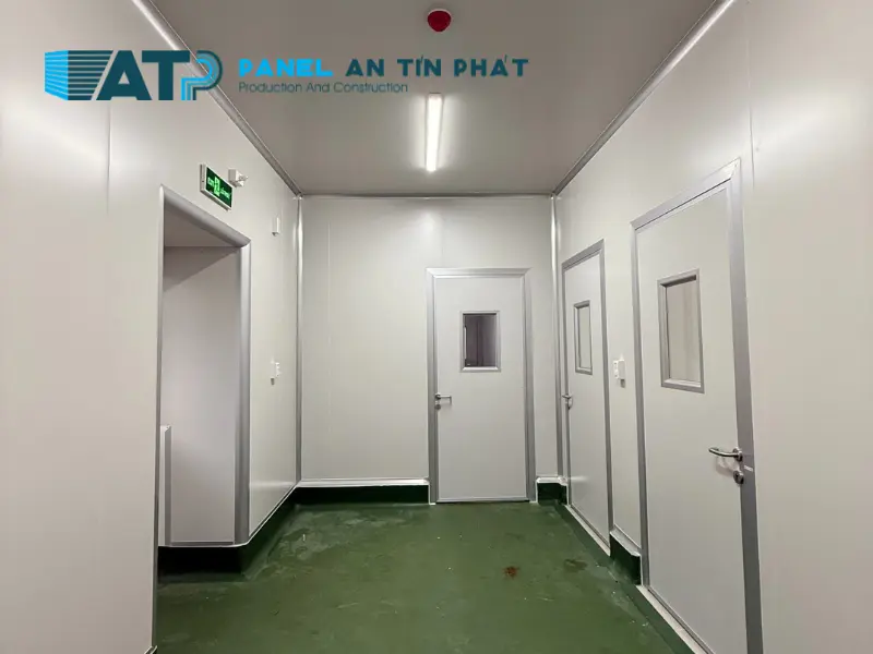 lắp đặt cửa panel 1 cánh phòng sạch