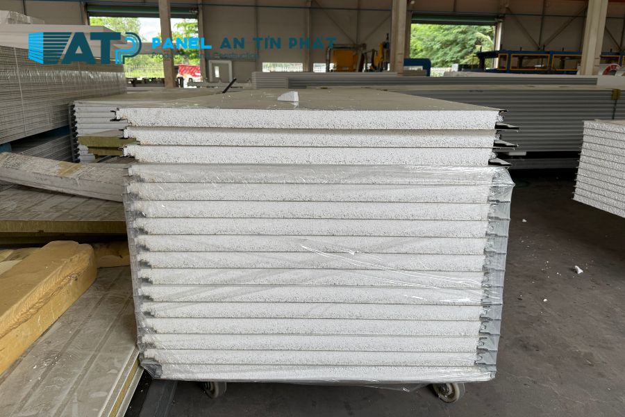 Tấm Panel Cách Nhiệt Quận 9 Giao Hàng Tận Nơi Cho Công Trình