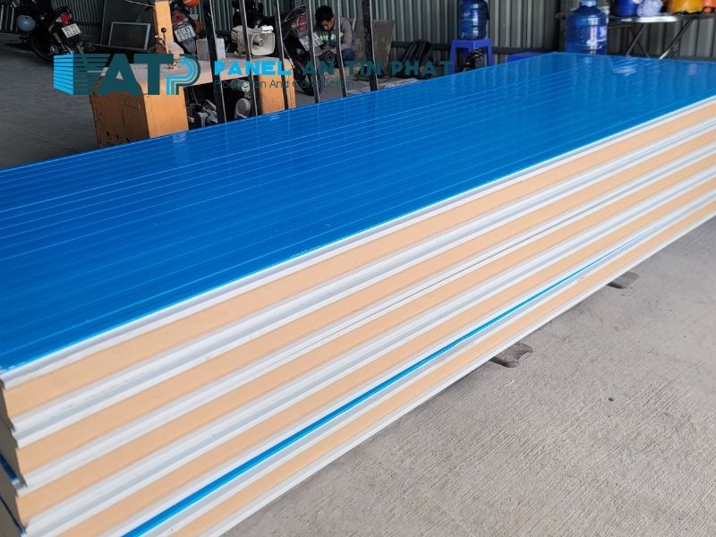 Panel PIR cho công trình cần giữ nhiệt và cấu hình vật liệu cao hơn