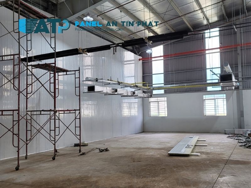 Thi công vách panel chống cháy cho nhà xưởng