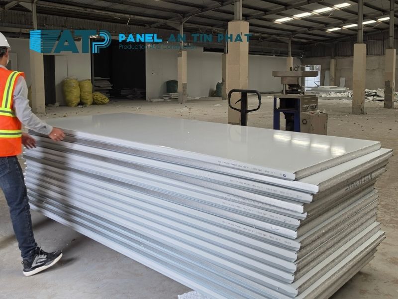 kiểm tra bề mặt tôn panel