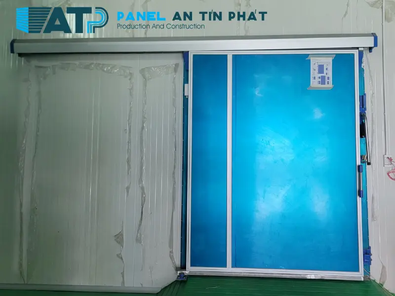 Lợi ích của cửa kho đông lạnh
