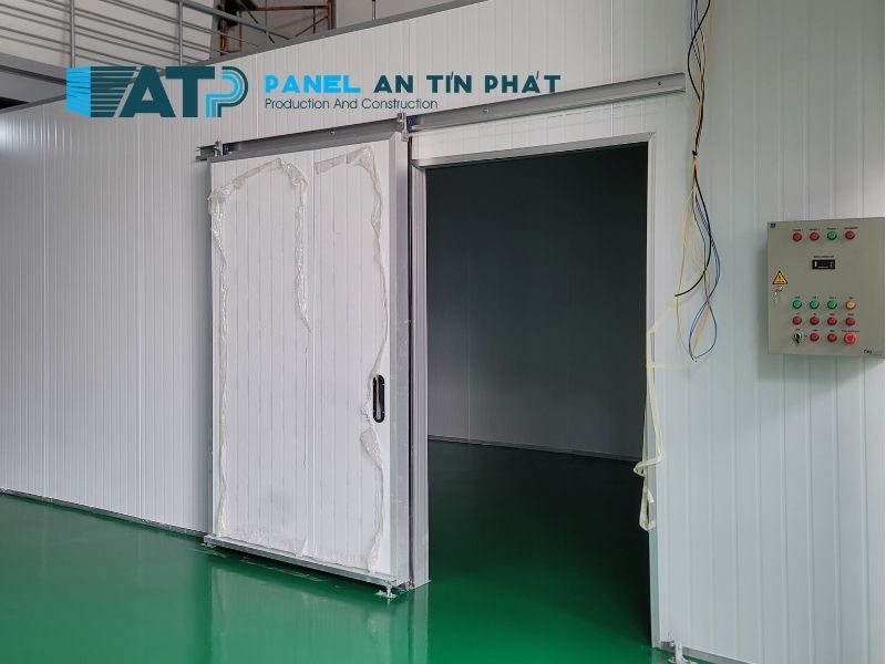 khi nào dùng panel PU 200mm