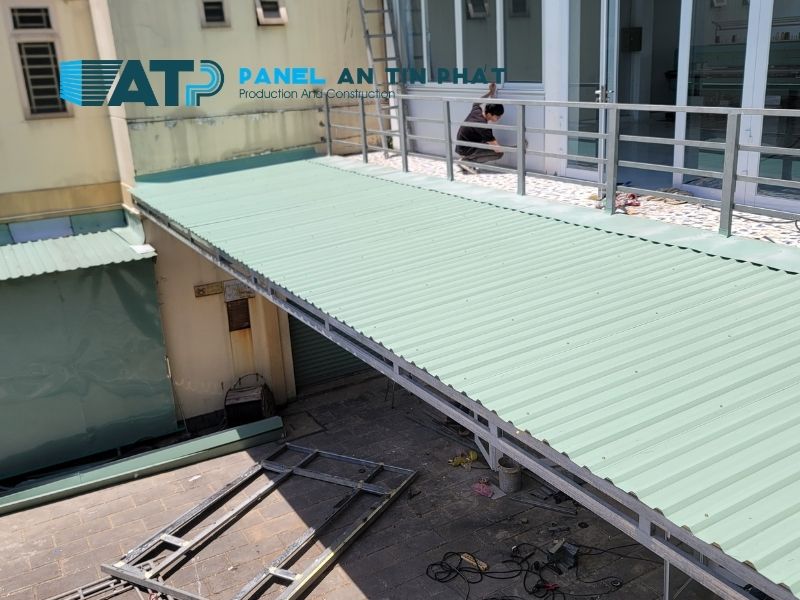 Lợp mái panel rockwool hoàn thiện