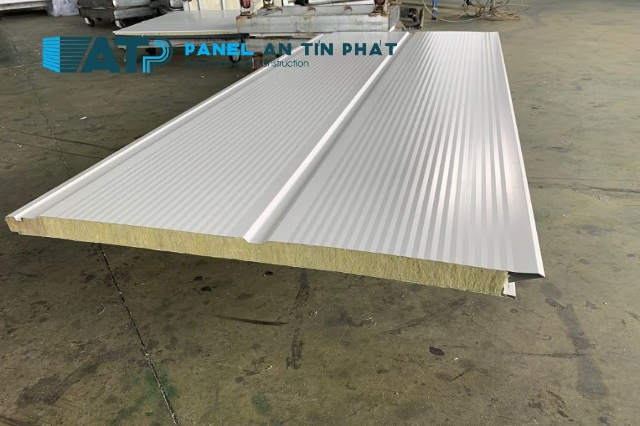 Panel Rockwool Có Dùng Ngoài Trời Được Không? Lưu Ý Khi Làm Mái, Vách