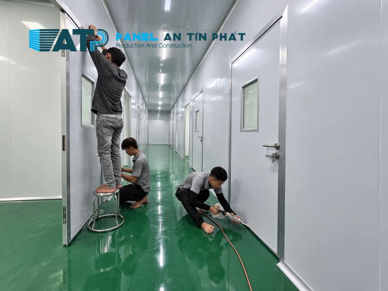 cửa kính panel phòng sạch Liên Thành