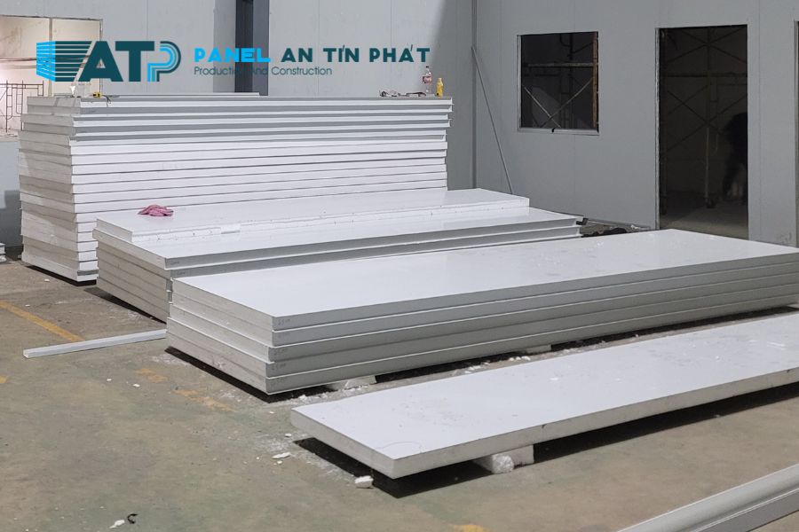 Tấm Panel Cách Nhiệt Tân Bình Sản Xuất Theo Tiêu Chuẩn ISO