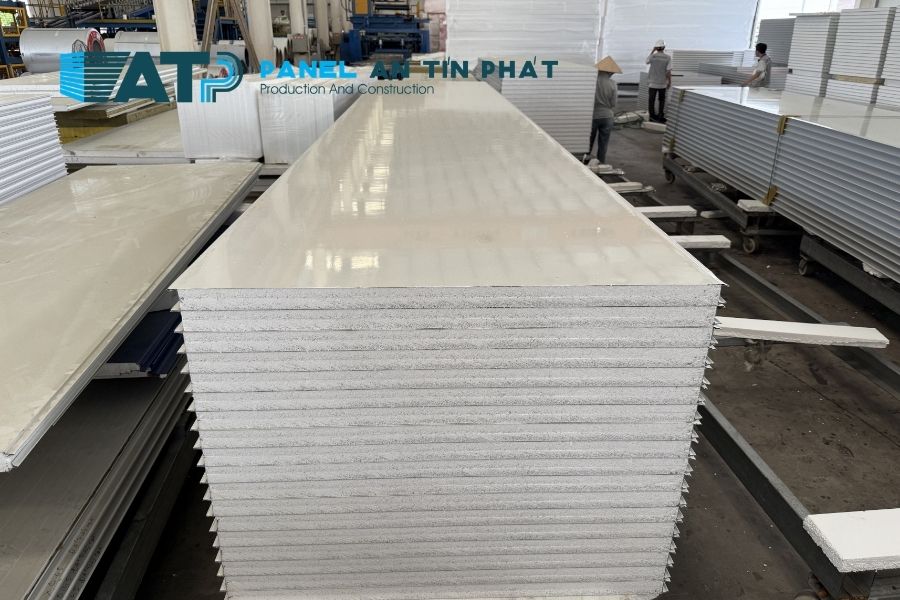 5 Tiêu Chí Chọn Tấm Panel Cách Nhiệt Để Không Bị Phát Sinh Chi Phí