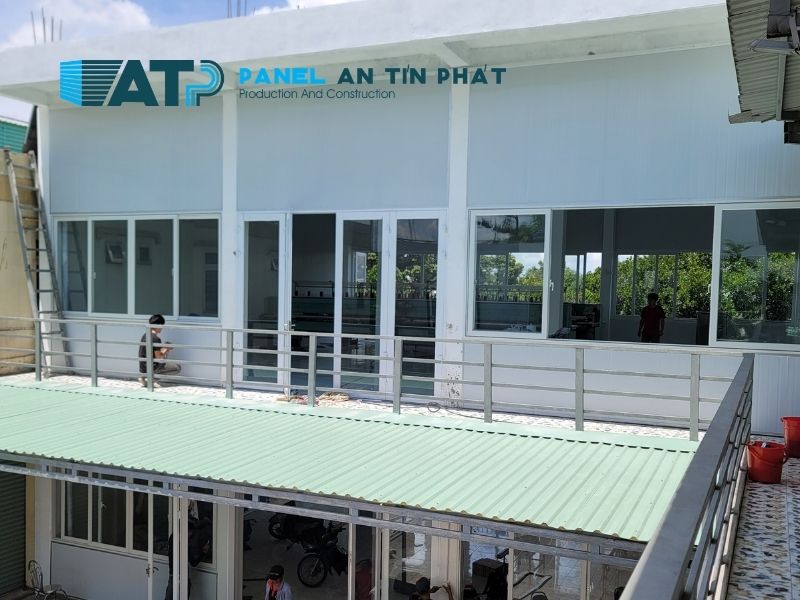 Toàn cảnh mái lợp bằng panel rockwool