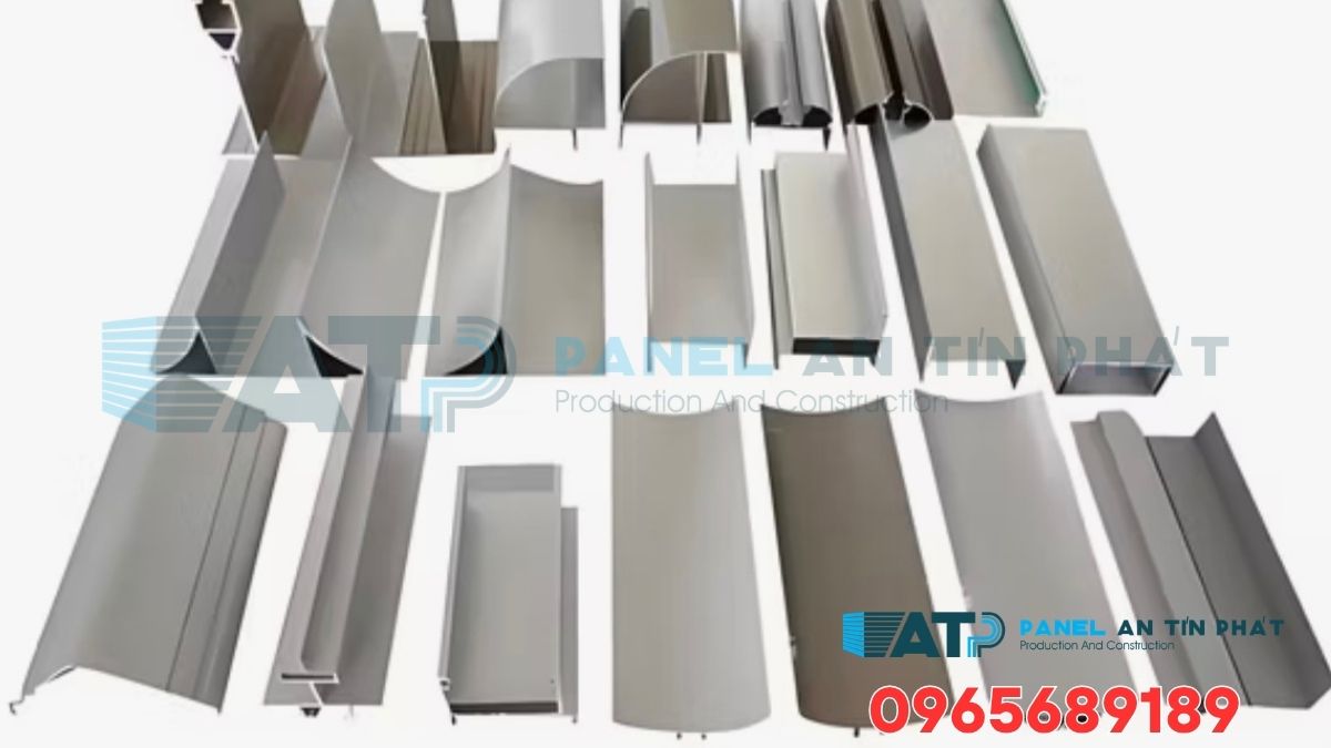 Phụ kiện panel giúp xử lý mối nối, bo góc và hoàn thiện bề mặt phòng sạch. Phụ kiện panel phòng sạch GMP