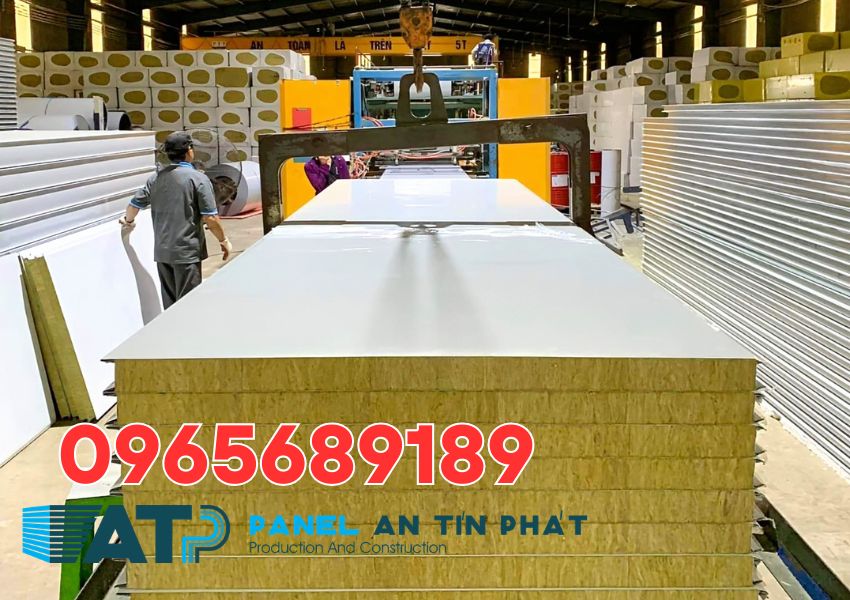 Tấm panel Rockwool tại nhà máy sản xuất