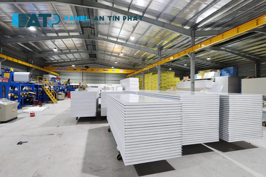 Tấm Panel Cách Nhiệt Quận 1 Được Nhiều Chủ Thầu Lớn Lựa Chọn