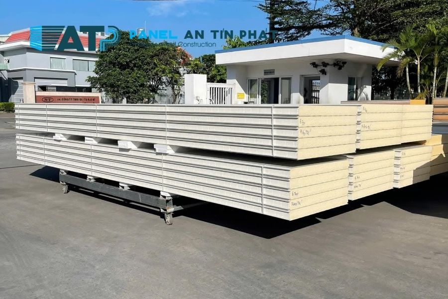Chọn Độ Dày Panel PU Theo Nhiệt Độ Vận Hành Và Loại Hàng