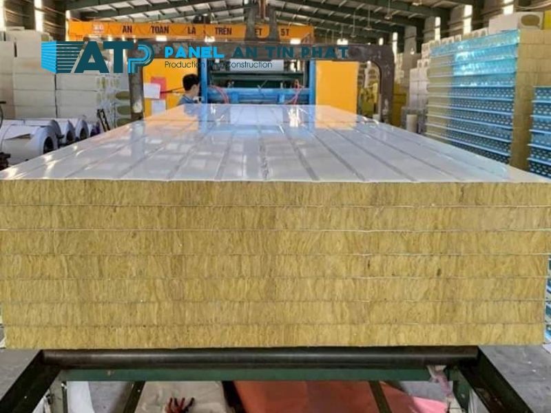 Độ dày tấm panel Rockwool làm vách phòng máy