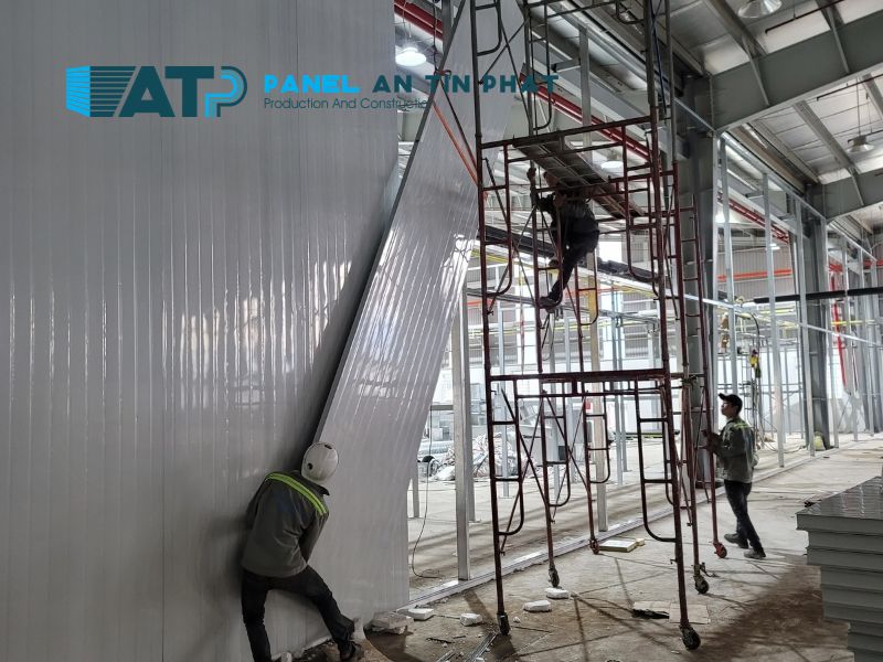 tháo dỡ vách panel cũ