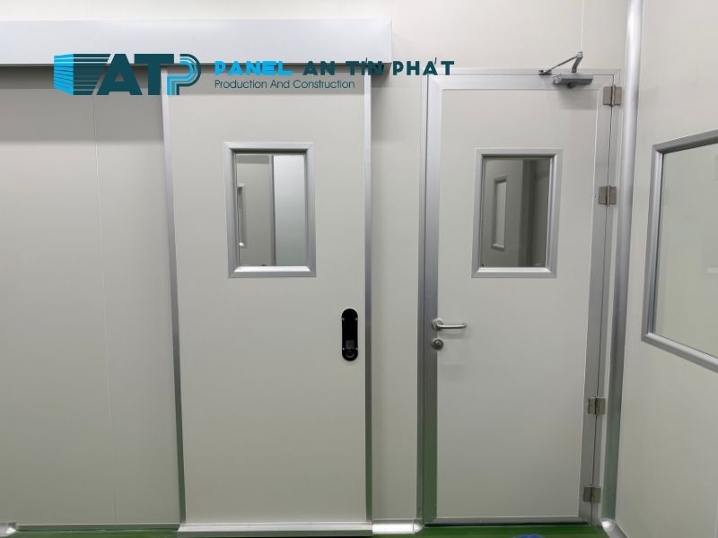 Cửa panel cho phòng lab