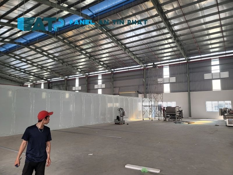 Hoàn thiện nẹp vách panel Rockwool phòng máy