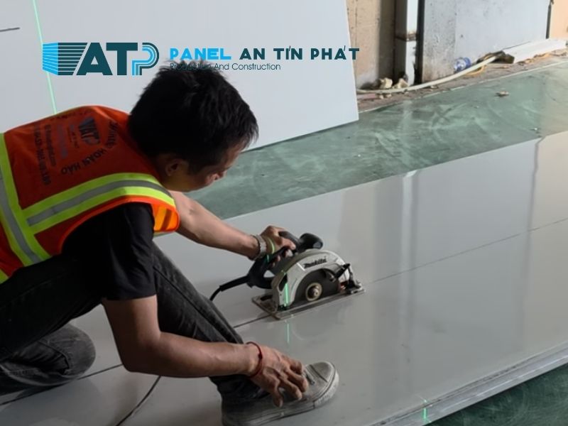 cắt tấm panel tại công trình