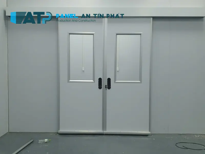 cửa panel phòng sạch giá bao nhiêu