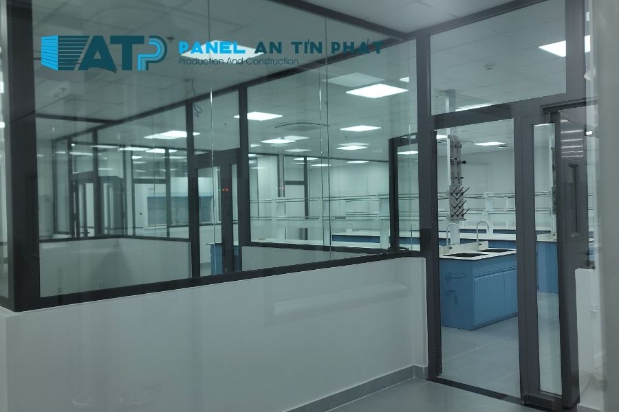 Panel Phòng Lab Là Gì? Cấu Tạo, Vật Tư, Cách Chọn