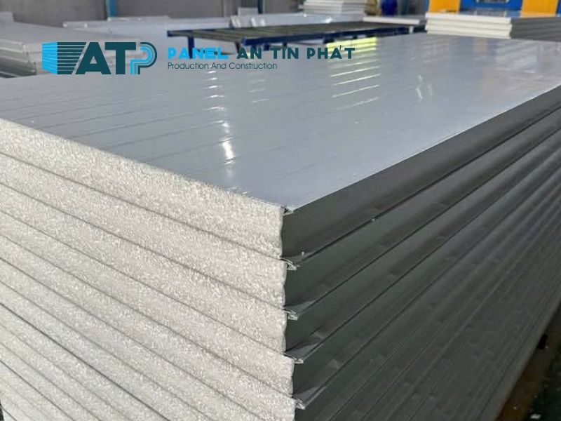 lớp tôn hai mặt của tấm panel