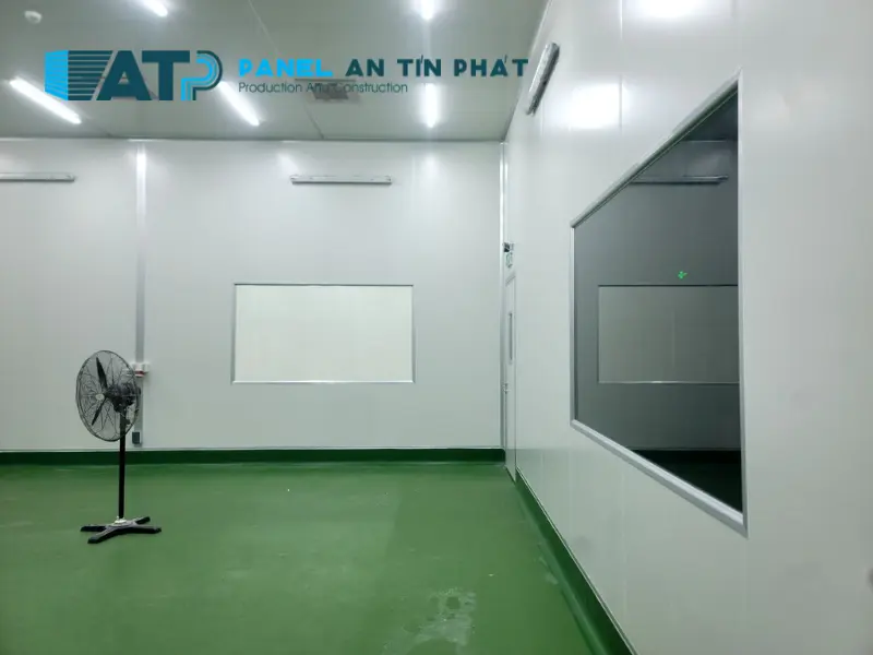 Cửa sổ phòng lab