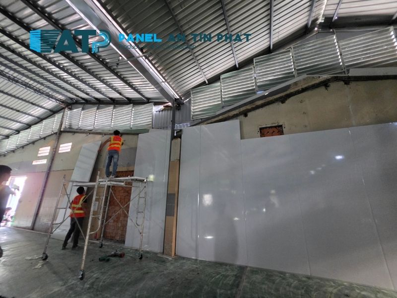 cách tháo dỡ vách panel cũ đúng cách