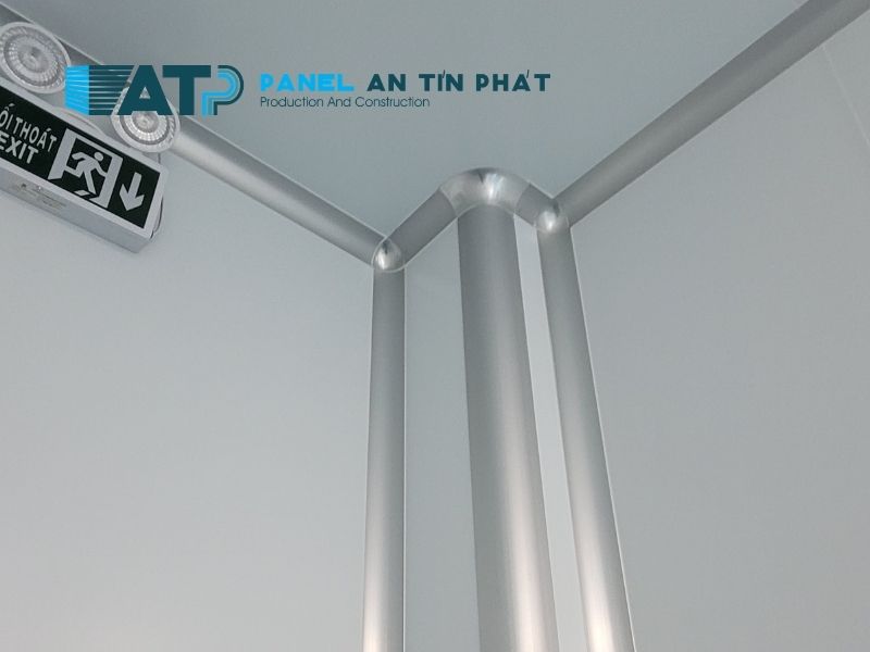 kiểm tra phụ kiện bàn giao phòng lab