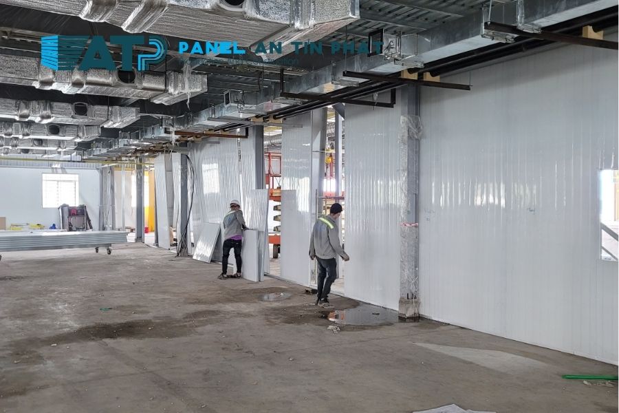 Thi Công Vách Panel Rockwool Phòng Máy Cần Lưu Ý Gì?