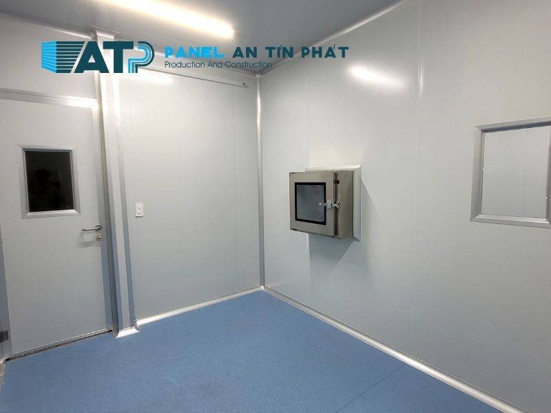 Panel An Tín Phát tư vấn vách panel theo nhu cầu sử dụng thực tế, gồm treo phụ kiện, bố trí khung, cửa, lỗ kỹ thuật và điều kiện vận hành