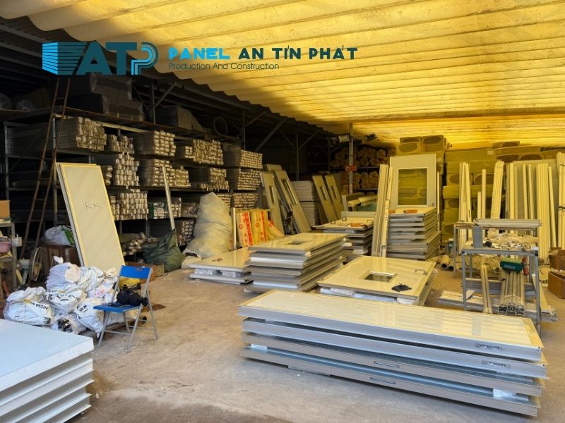 Panel An Tín Phát cung cấp cửa panel phòng lab, cửa trượt panel, kính hộp, cửa sổ, khung bao, khóa, bản lề và roan
