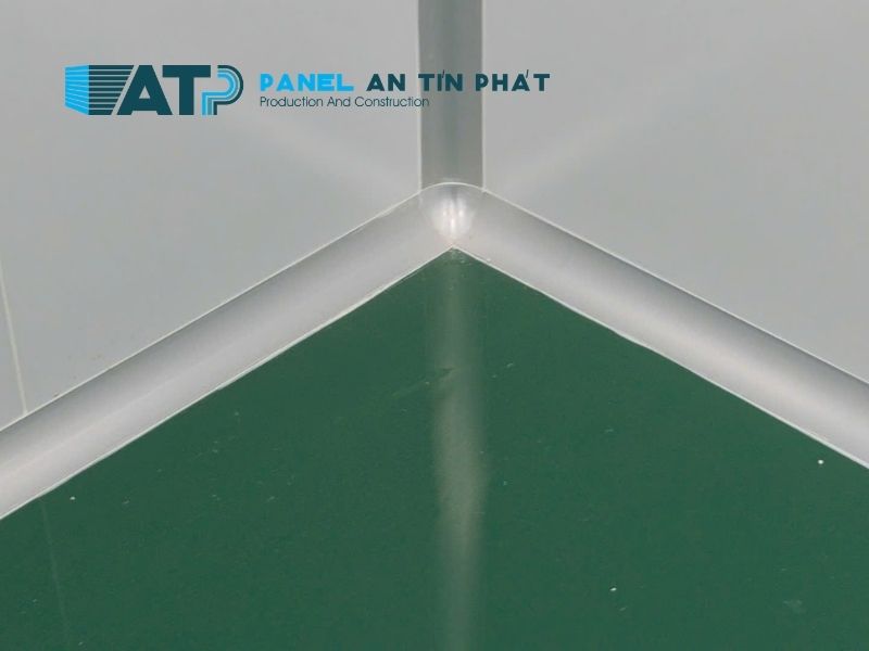chân vách panel dễ bị thấm nước