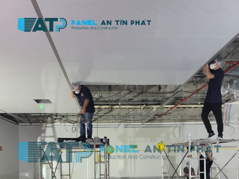 thi công trần panel phòng lab