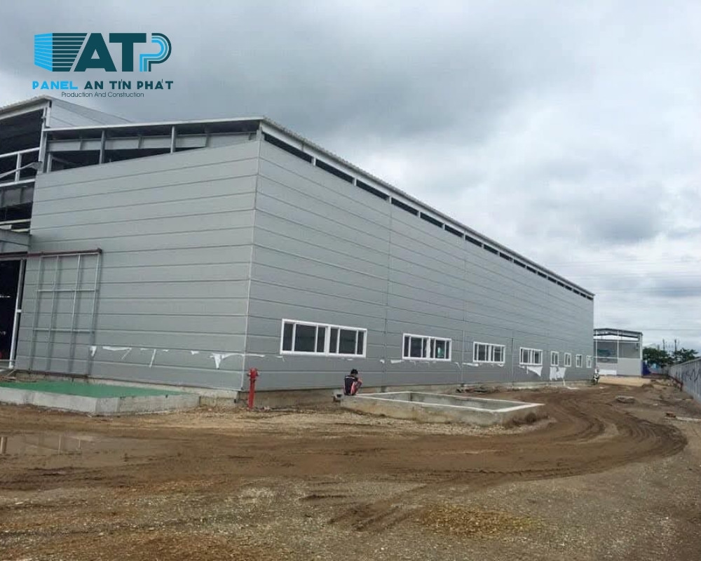 ứng dụng panel eps lắp đặt nhà xưởng sản xuất công nghiêp