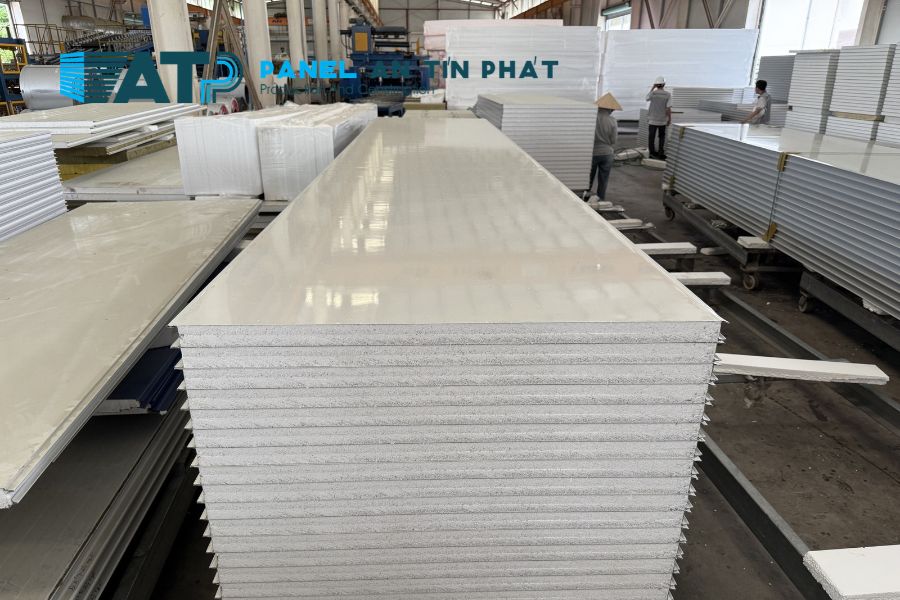 Màu Tôn Panel Bị Lệch Khi Giao Nhiều Đợt Và 6 Điểm Cần Chốt Từ Lúc Đặt Hàng